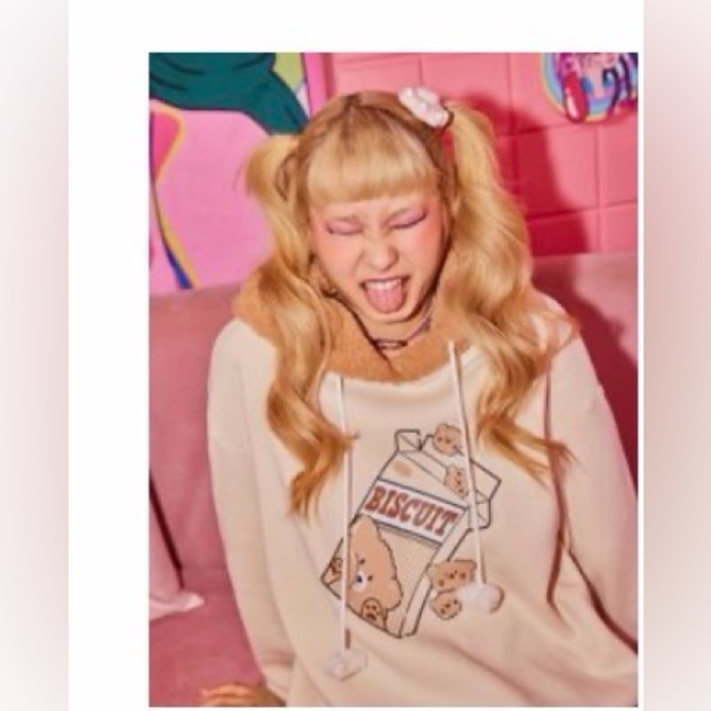 ROMWE Graphic Biscuit Box Bear Sweatshirt